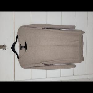 Two Twenty Five large tan front seamed/back zipper lightweight sweater